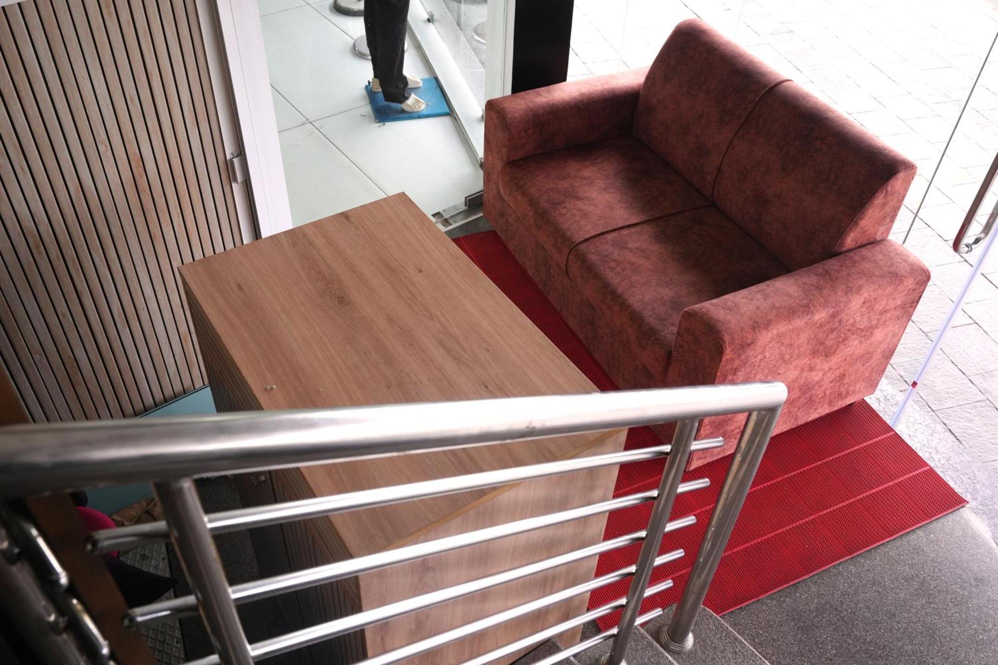 Amsher Suit Lulu Mall Road Hotel Kochi Bagian luar foto