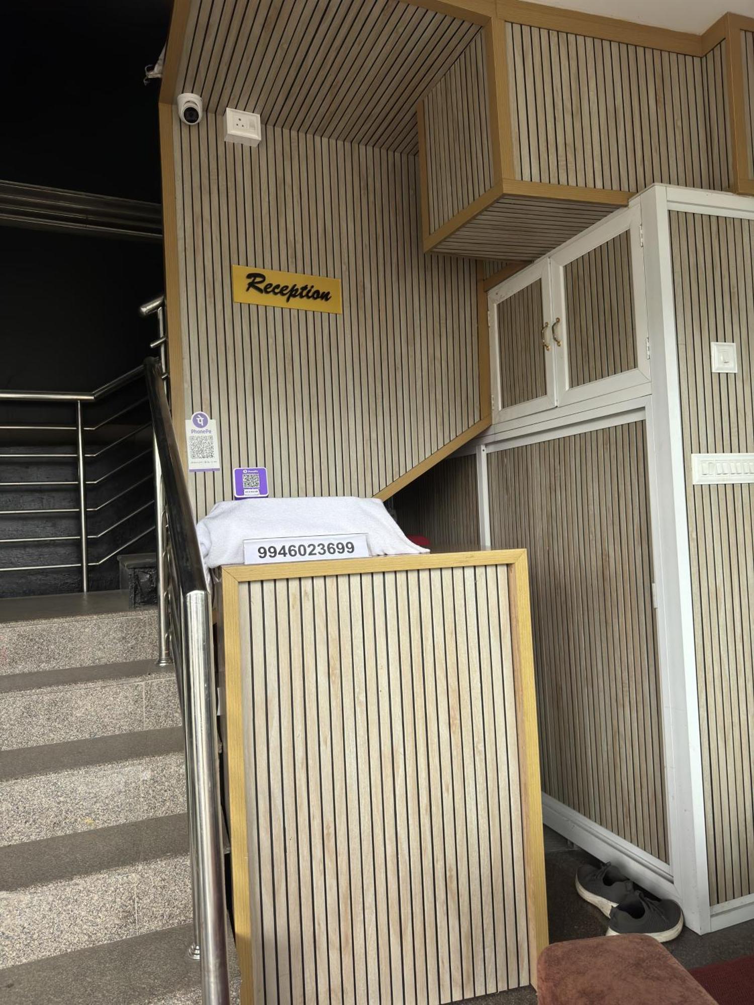 Amsher Suit Lulu Mall Road Hotel Kochi Bagian luar foto
